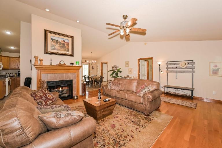 Farm House at the Winery in Crossville, TN - B&B Crossville