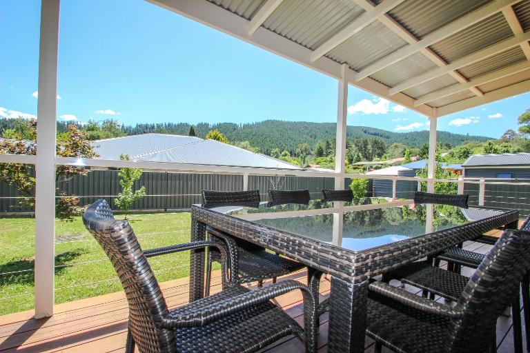 Blue Hills Rise - B&B Bright