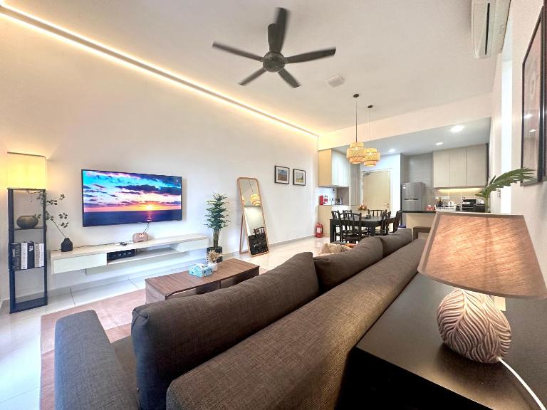 Stylish Urban Oasis Icon City with Sky Pool and Cozy Interior - Ferienwohnung Petaling Jaya
