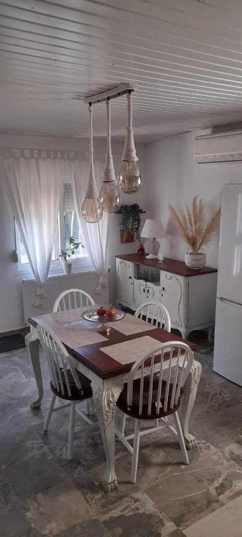 Villa Eleonas - B&B Mákri