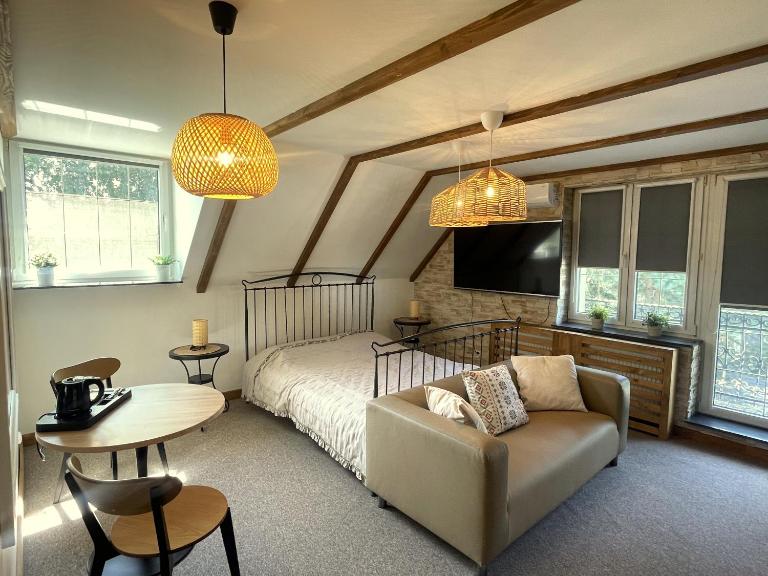 Noclegi pod Słonecznikiem - B&B Gąsawa