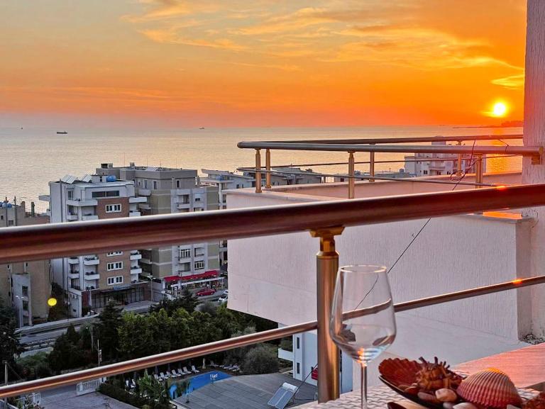 Apartment with sea view - B&B Durrës
