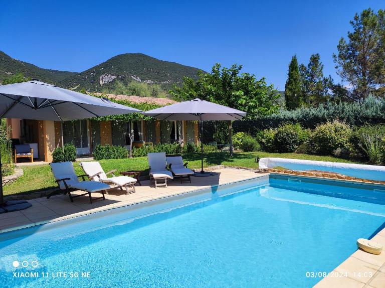 GITE AUX 4 SAISONS DU COLORADO PROVENÇAL - 3 ÉTOILES - Rustrel - Bed and Breakfast Rustrel