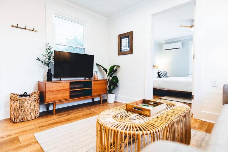 NEW! Seabird Cozy Cottage by Beach, Boardwalk & Lake - B&B Carolina Beach
