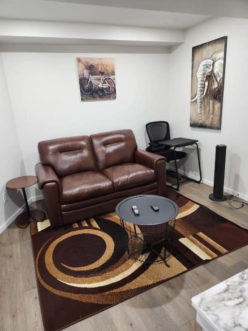 Avocado Executive Suite 2 - Bed and Breakfast Winnipeg