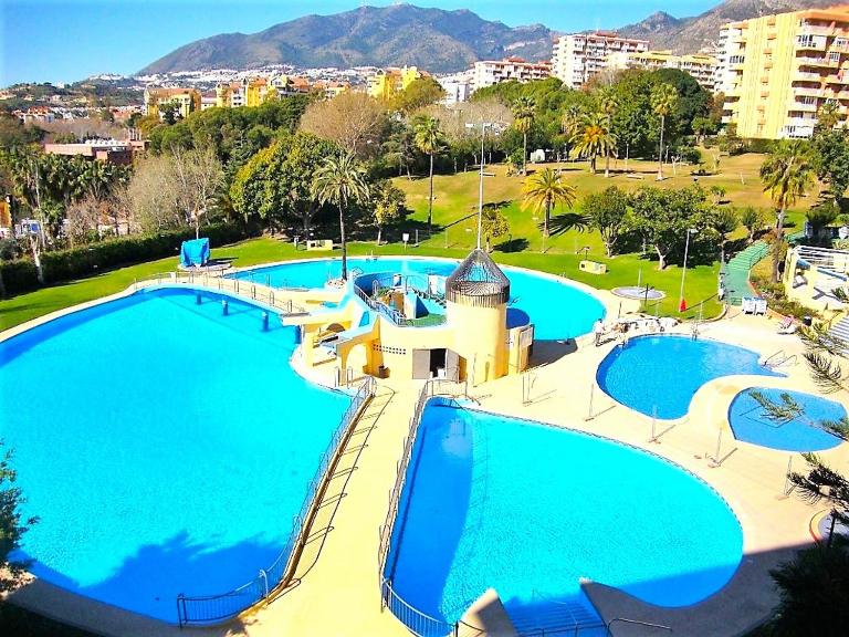Apartment with large sunny terrace - Chambres d'hôtes Benalmádena