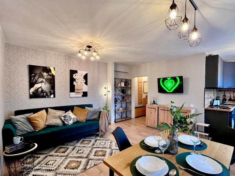 New Stylish Apartment City Center - Chambres d'hôtes Narva