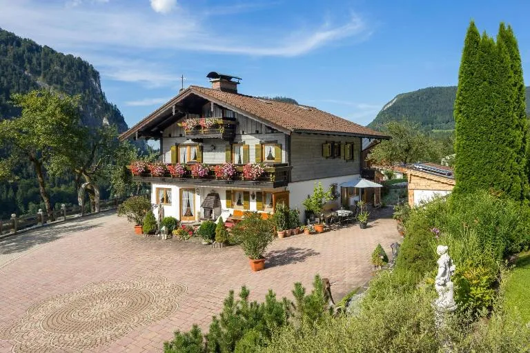 Ferienwohnung Rabenbauer - Schwalbennest - Bed and Breakfast Berchtesgaden