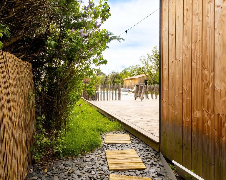 Chambres d hotes avec Jacuzzi uniquement pour le studio - Chambres d'hôtes Mérignac