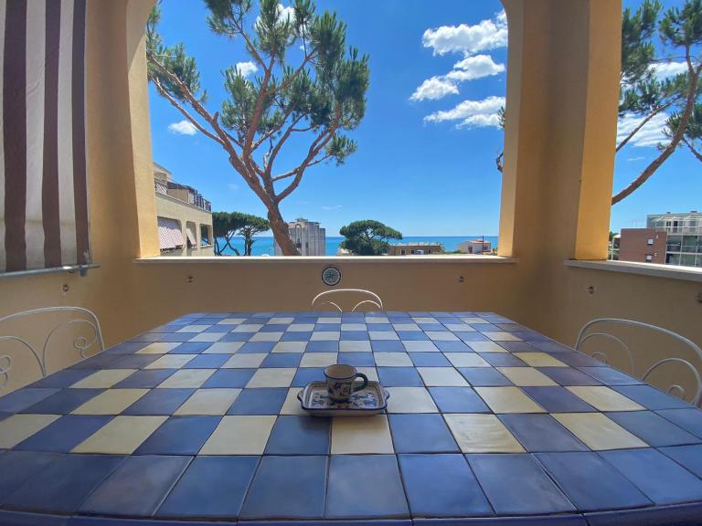 Gioia con vista SoleMare - B&B Santa Marinella
