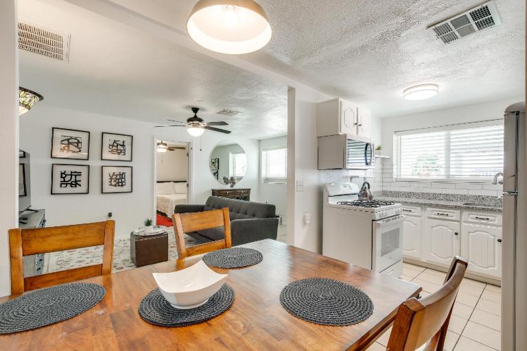El Paso Home ~ 2 Mi to University Medical Center! - B&B El Paso