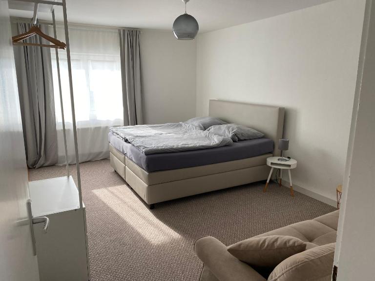 Ferienwohnung Feucht OG NATURNAH Parkplatz WLAN - B&B Feucht