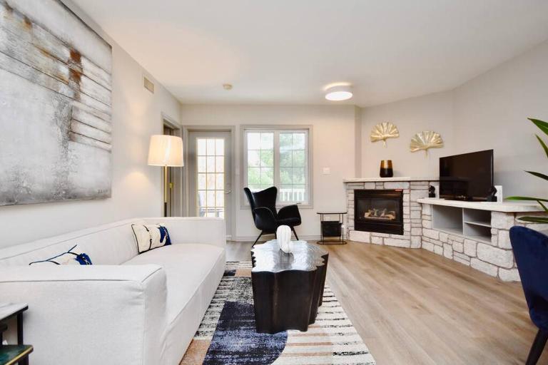 Stunning Condo with Access to Pool - B&B Shanty Bay