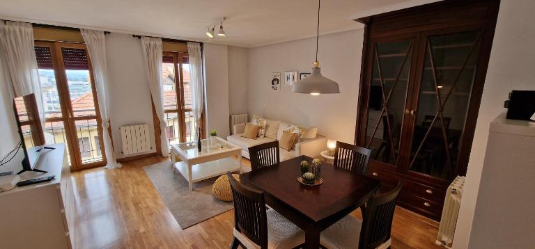 Artillería 10 - 2 hab 2 baños, Con garaje y Wifi - VUT-3845-AS - B&B Gijón