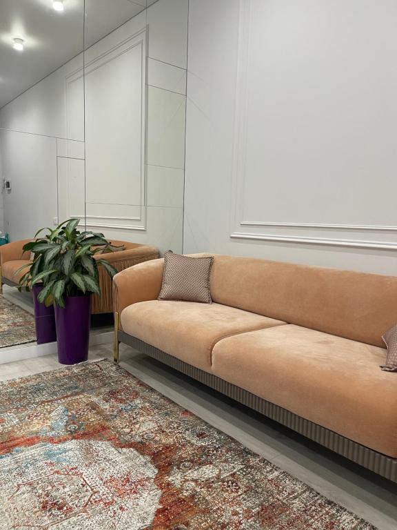 Elif Garden Business Class Studio - Bed and Breakfast Almaty