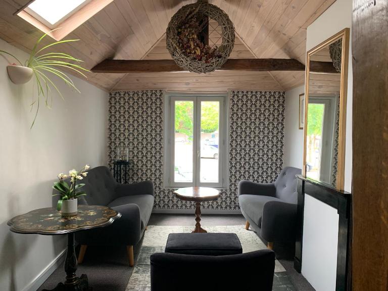 Duplex La Maisonnette 1 chambre - parking gratuit - B&B Troyes