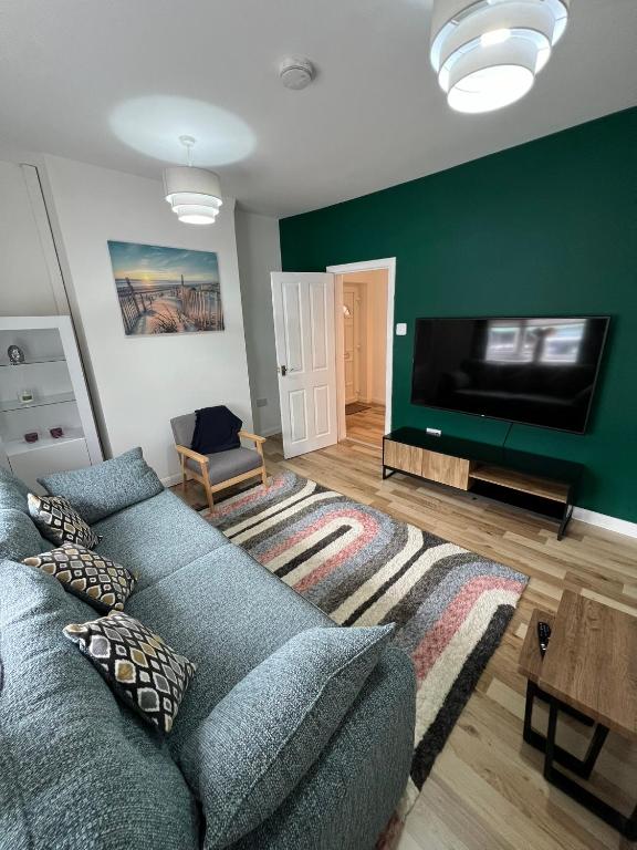 Alexandra Apartment -Secured Parking -2 Bedrooms - B&B Crewe