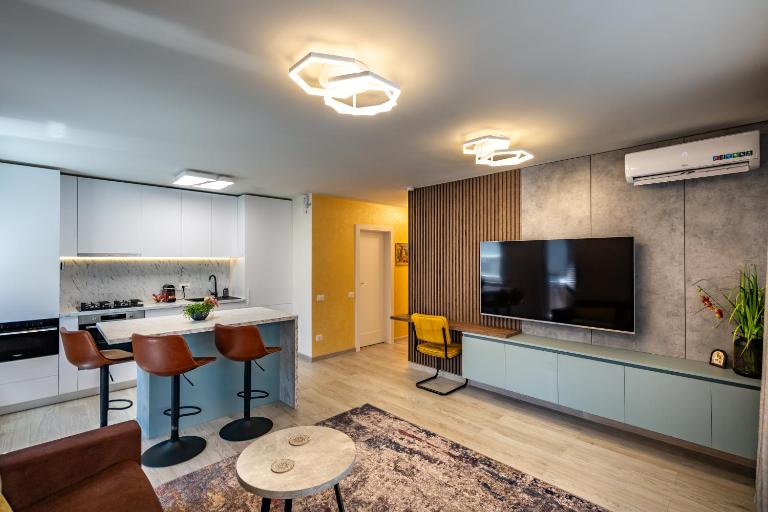 5th Floor Executive Apartment with Balcony and Free Parking - B&B Brasov