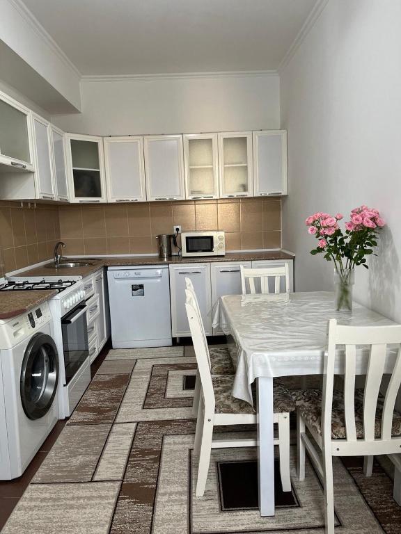 Bishkek Uptown Apartment - B&B Biškek