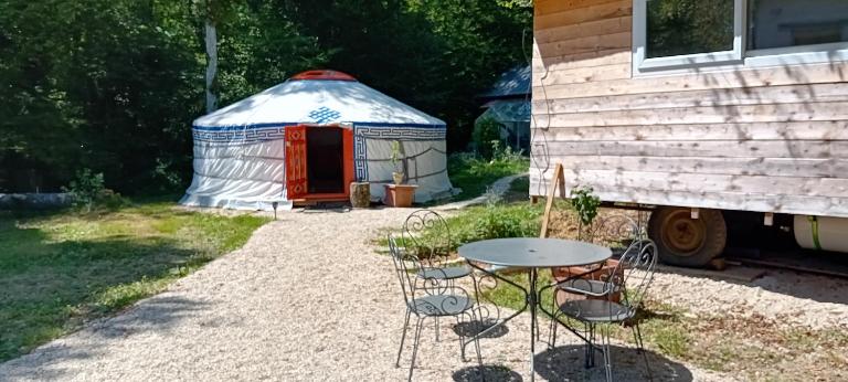 Yourte en pleine nature - Ferienwohnung Dampierre