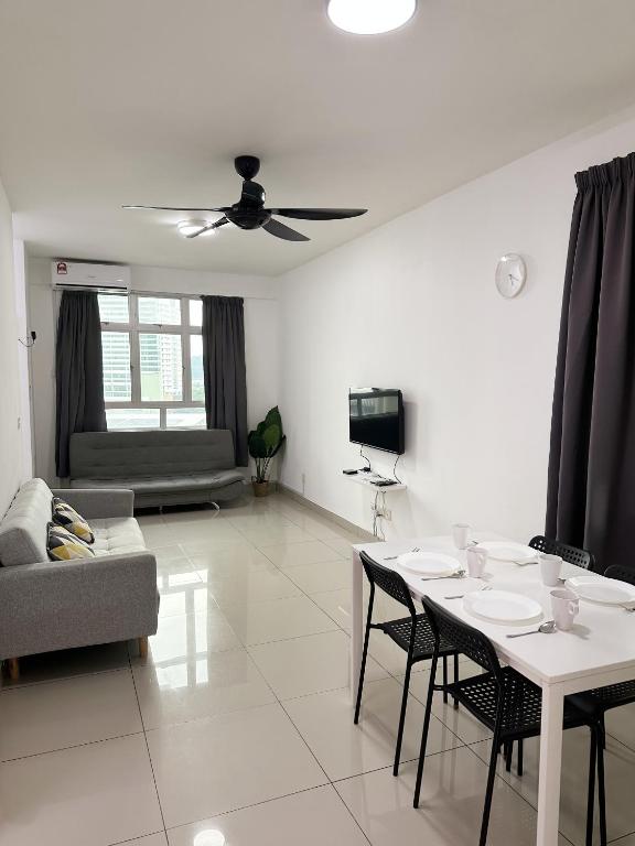 TuR10-Oppesite Pisa Stadium-1min-FoodCourt-MiniMarket - Bed and Breakfast Bayan Lepas