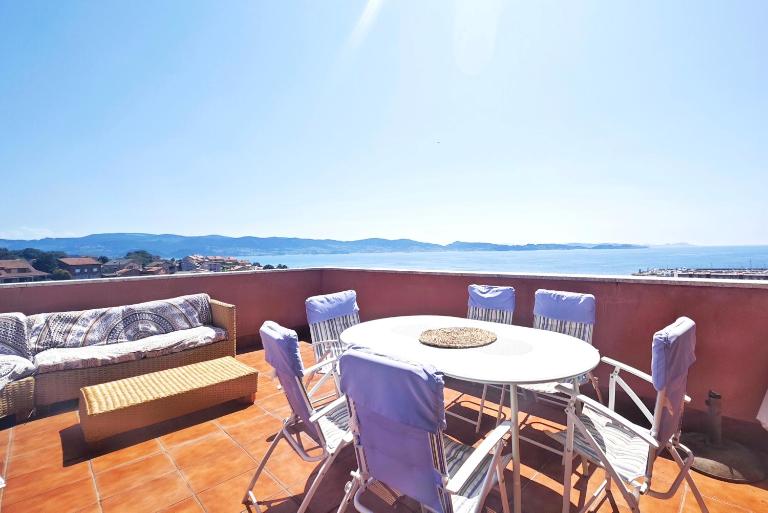 Desconectaengalicia Ático Miraflores 2 con piscina en Sanxenxo - B&B Sanxenxo