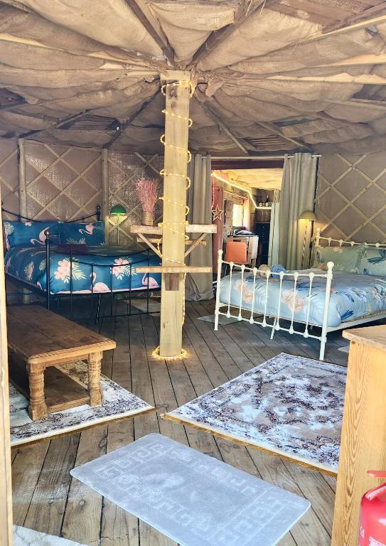 Vigo Retreat Boat yurt - Chambres d'hôtes Wrotham