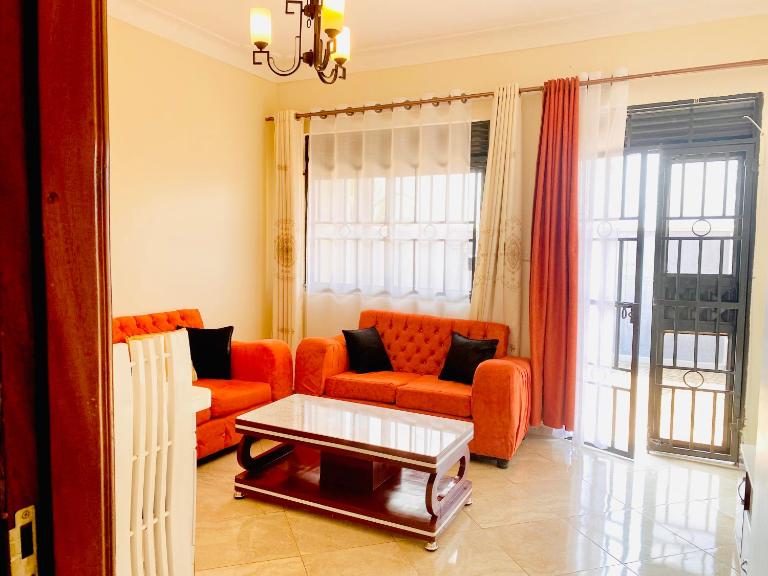 Rose Pearl Apartment - Ferienwohnung Entebbe