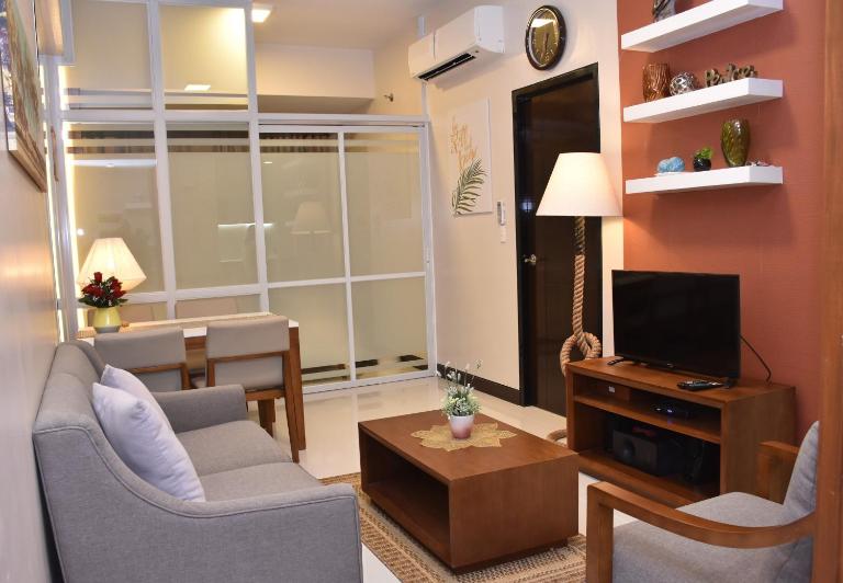 One Pacific Residence Condominium Tower C-17F - Chambres d'hôtes Lapu-Lapu City
