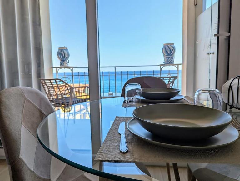 Alema apartment Giardini Naxos - Chambres d'hôtes Giardini-Naxos