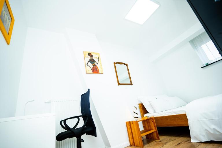 Chambre R2 avec salle de bain partagée près de l'hôpital de la Citadelle à Liège - B&B Liège