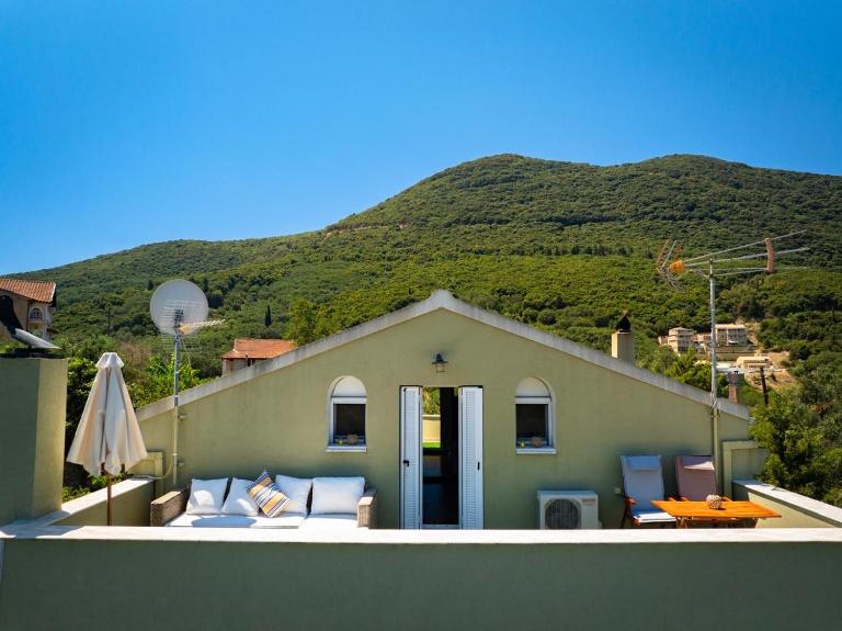 Mavres Luxury Loft - Chambres d'hôtes Ágios Matthaíos