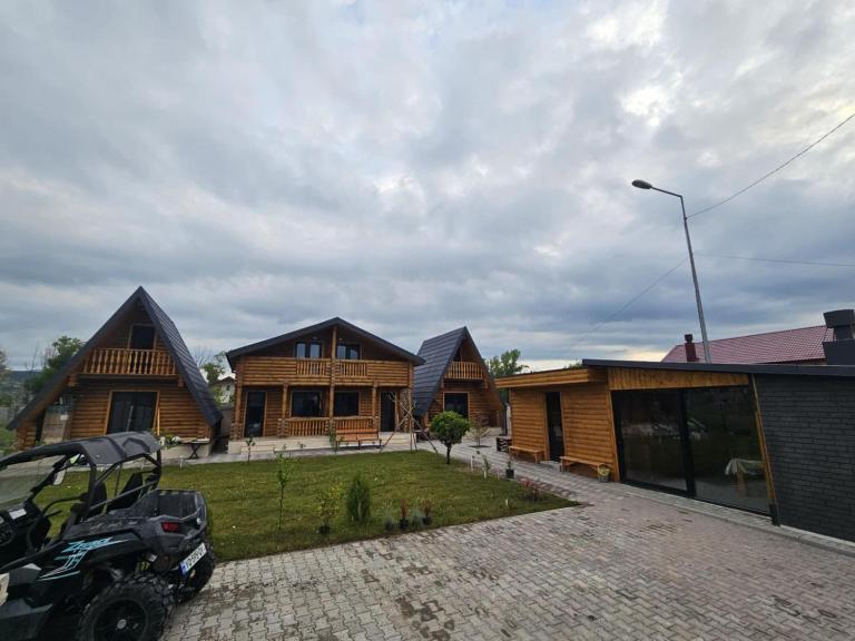 Eco House Bazaleti Lake - Chambres d'hôtes Dusheti