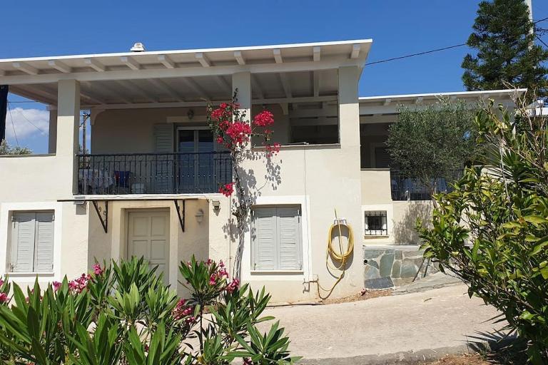 Villa Emeli - Close to Beaches & downtown - B&B Pórto Chéli