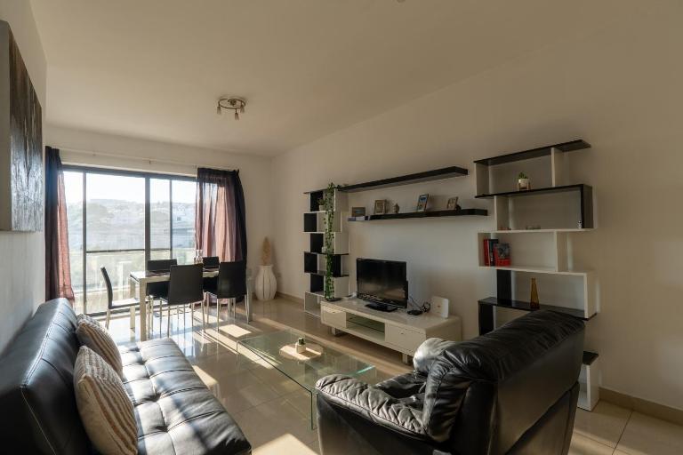 Central and Spacious Flat in Gzira - Ferienwohnung Gzira
