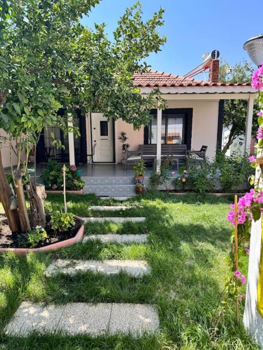 Kanai Konuk & Zeytin Evi - B&B Dikili