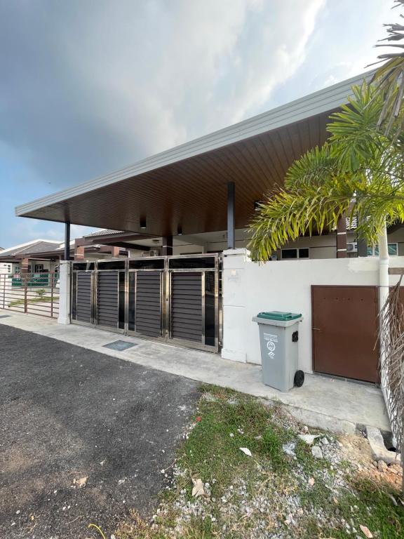 Sungai Udang Homestay 4 bilik - B&B Malacca