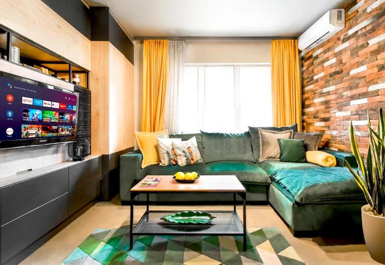 Compact Studio for Digital Nomads, Fast WiFi, AC - B&B Sofia