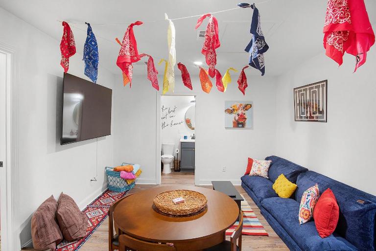 LaTexienda - 7min to A&M - Firepit - Volleyball - BBQ - B&B College Station