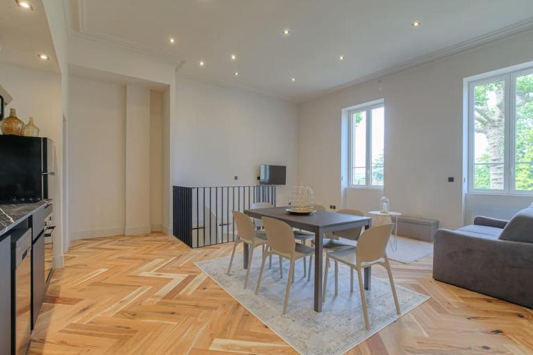 Superbe duplex avec parking, Tour-de-Salvagny - B&B La Tour-de-Salvagny