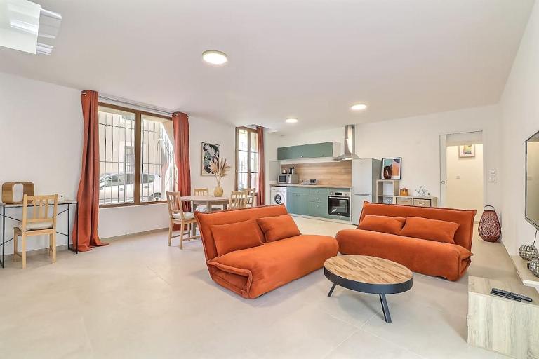 Appart de 70m2 en RDC à 6 mn à pied des monuments - B&B Nîmes