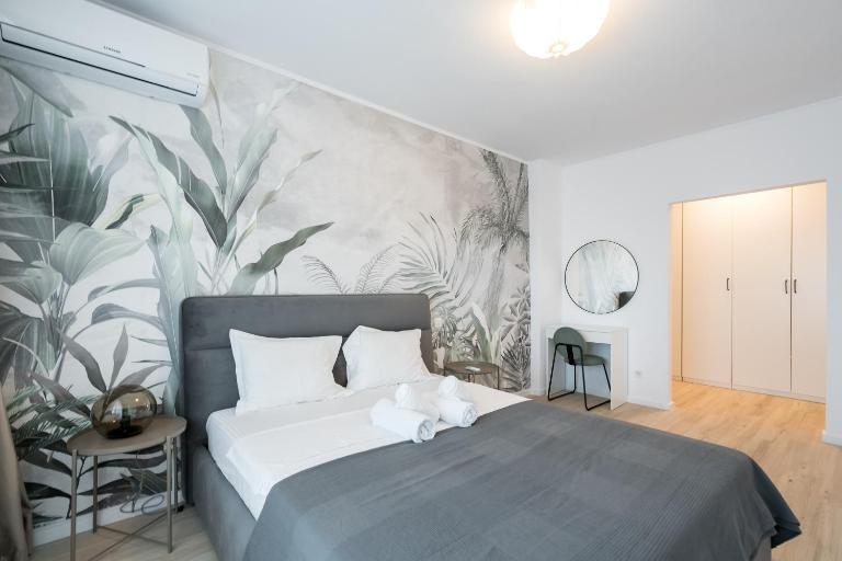 Majestic Apartments- with Parking - B&B Bucarest