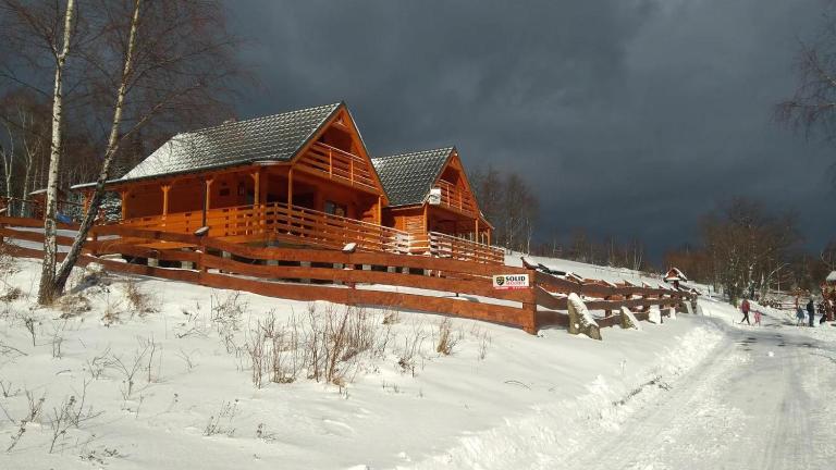 Domki Pod Biegunem, Wioska Smerfów oraz Wzgórze Gargamela - B&B Żywiec