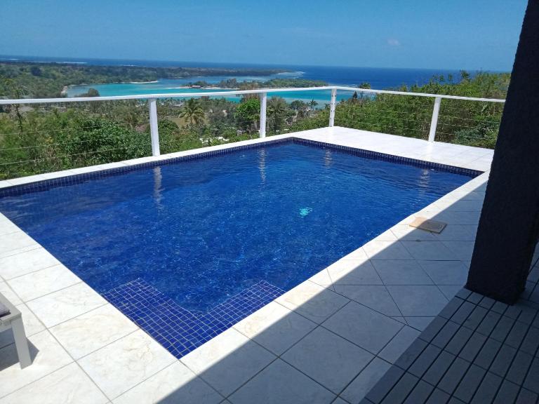 La Brise De Mer - 4 Bed Pool Stunning Views - B&B Port Vila