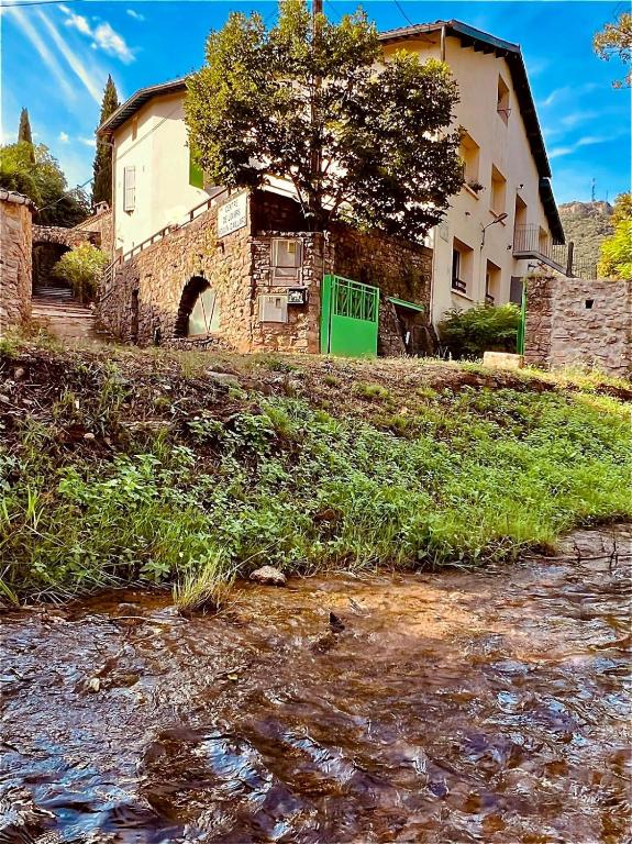 Moulin Gaillard Chambres et Table d'Hotes - Bed and Breakfast Bédarieux