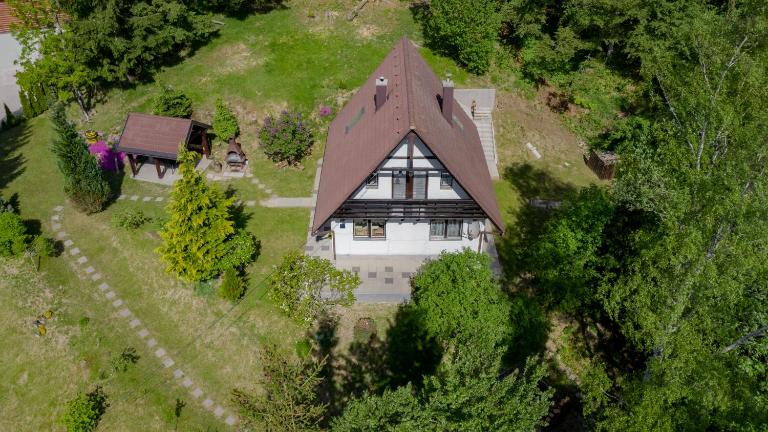 Kuća pokraj Lokvarskog jezera - B&B Delnice
