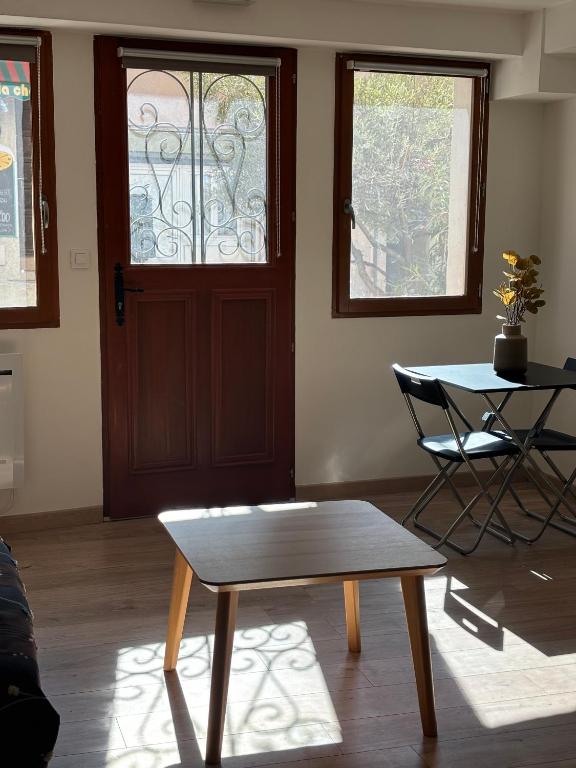 Studio au cœur du vieux village - B&B Vitrolles