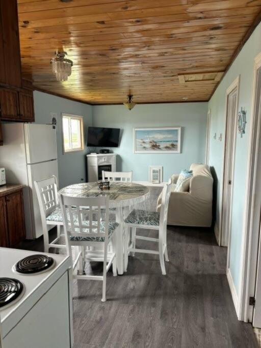 Sea Captains Cabin - B&B Lamaline
