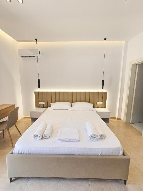 Premium Pirali Stay with Free Parking - B&B Santi Quaranta