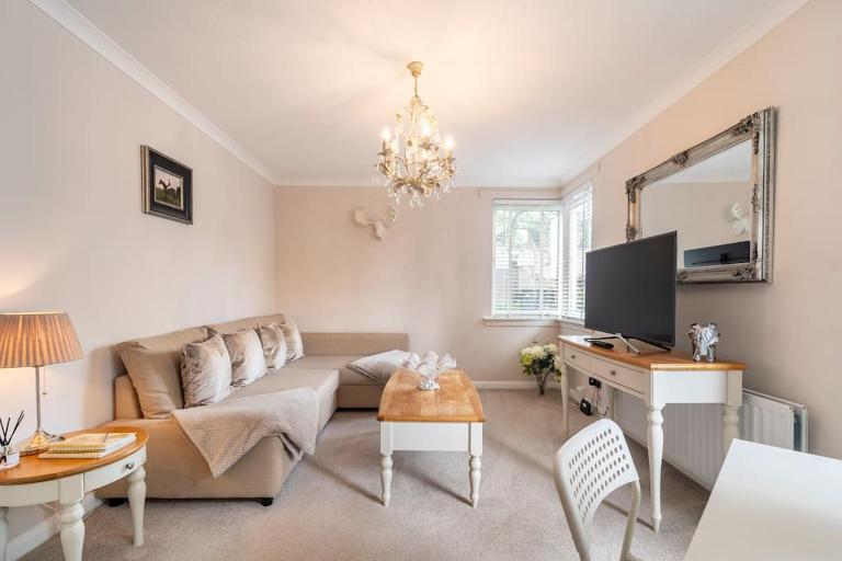 Immaculate City Centre Apartment with Free Parking - Ground Floor - B&B Aberdeen